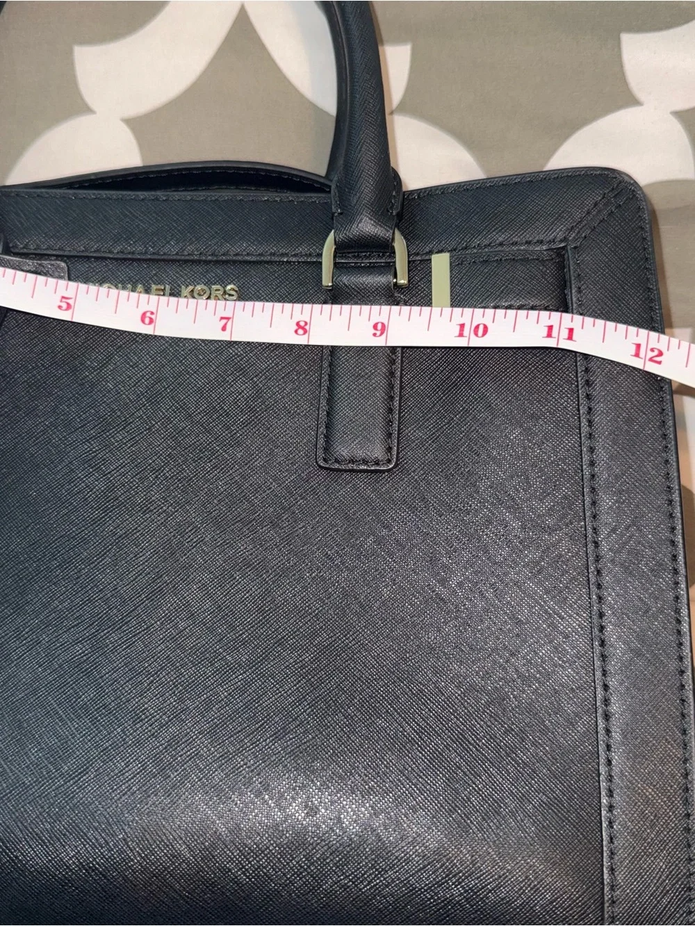 Michael Kors Jet Set Tote – Black Saffiano-Style – Gold Hardware